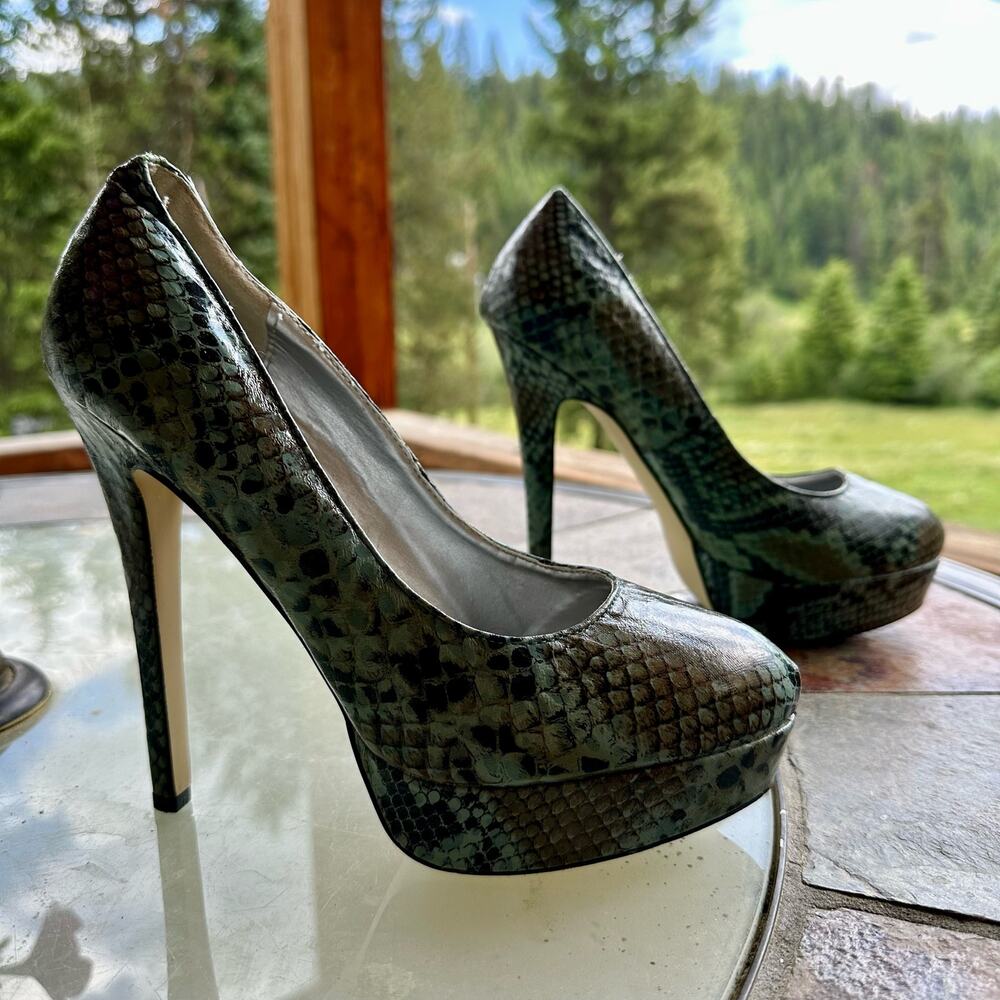 Shoe Dazzle PEYTON Heels Women SZ 7 Green Snake Animal Print Platform Stilettos